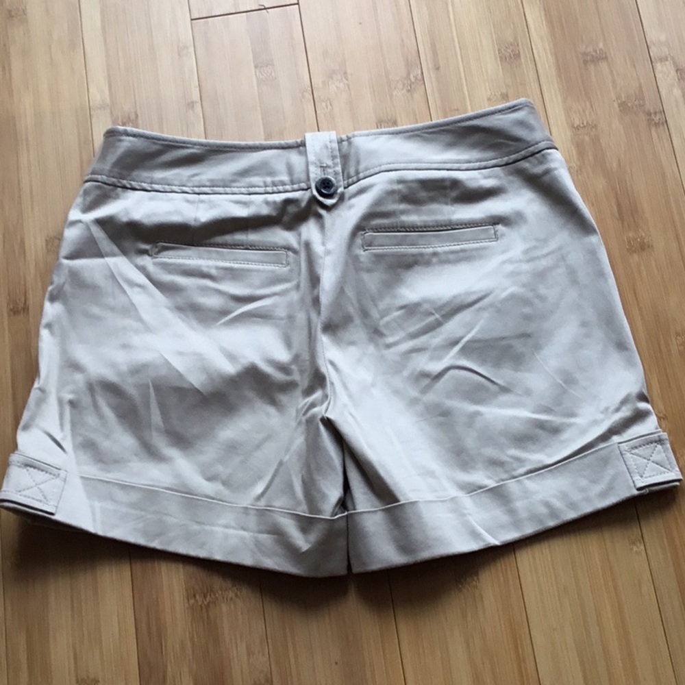 White House Black Market Tan Shorts 4 - Picture 2 of 4